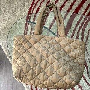 Large puffer tote